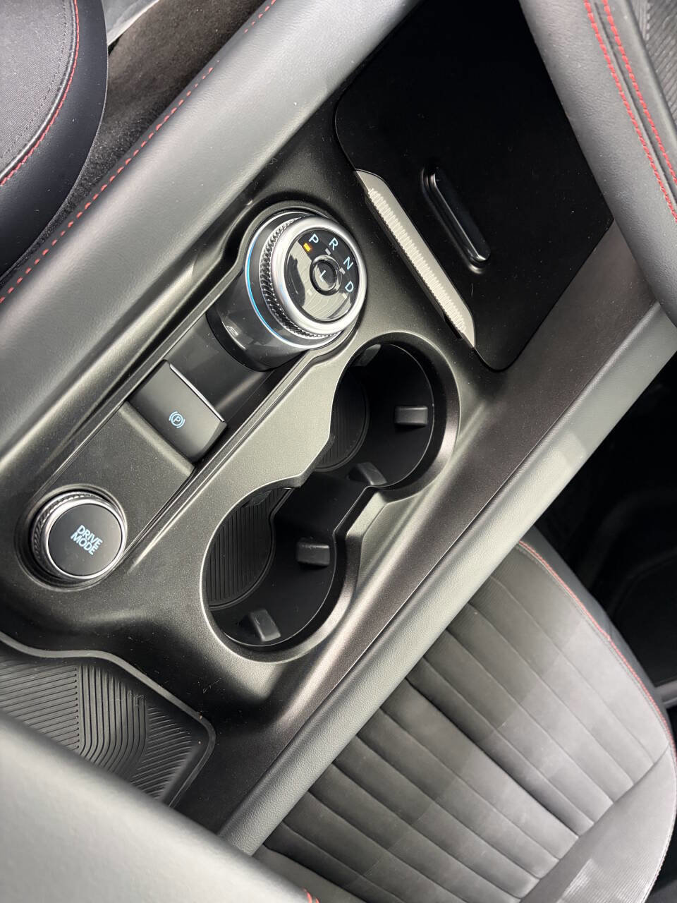 Used 2025 Ford Explorer ST-Line w/ ST-Line Street Pack image 11