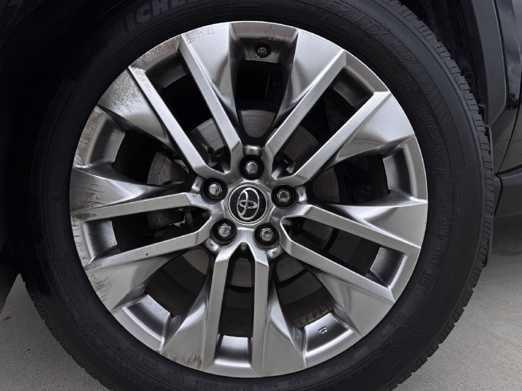 Used 2019 Toyota RAV4 Limited w/ Advanced Technology Package AWD/4WD image 9
