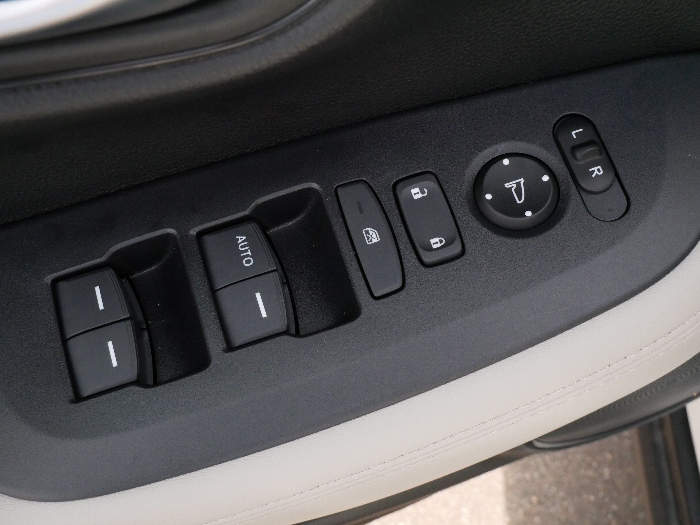 Certified 2026 Honda HR-V LX image 19