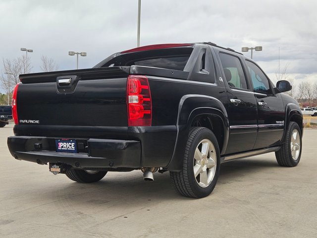 Used 2013 Chevrolet Avalanche LTZ image 5