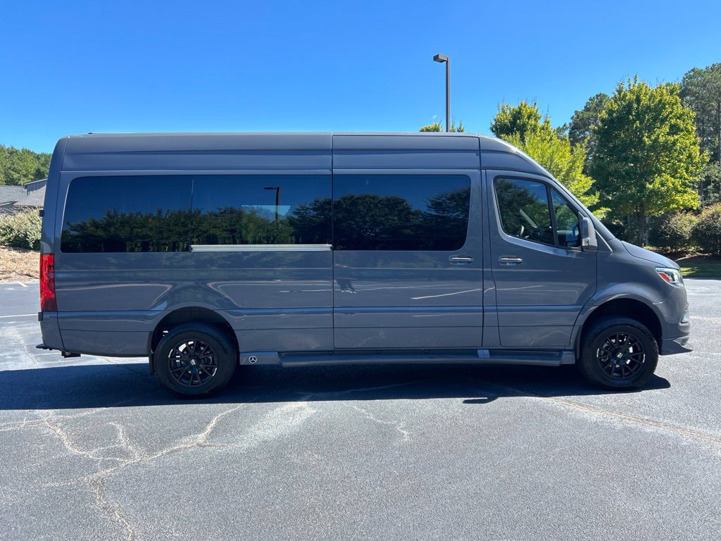 Used 2022 Mercedes-Benz Sprinter 2500 image 21