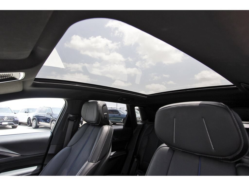 Used 2024 Cadillac Lyriq Luxury w/ LPO, Floor Liner Package AWD/4WD image 27