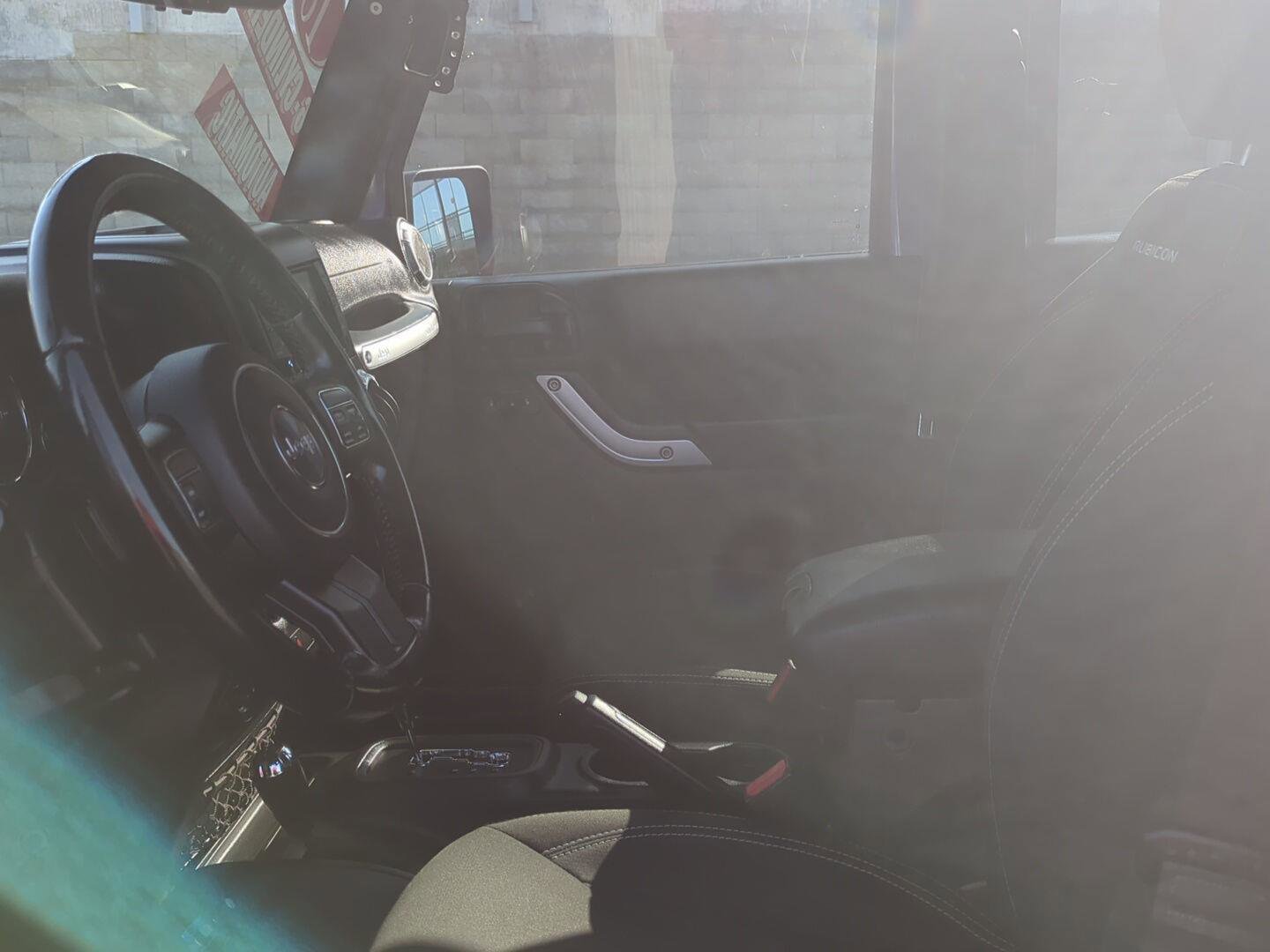 Used 2018 Jeep Wrangler Unlimited Rubicon w/ Cold Weather Group image 12