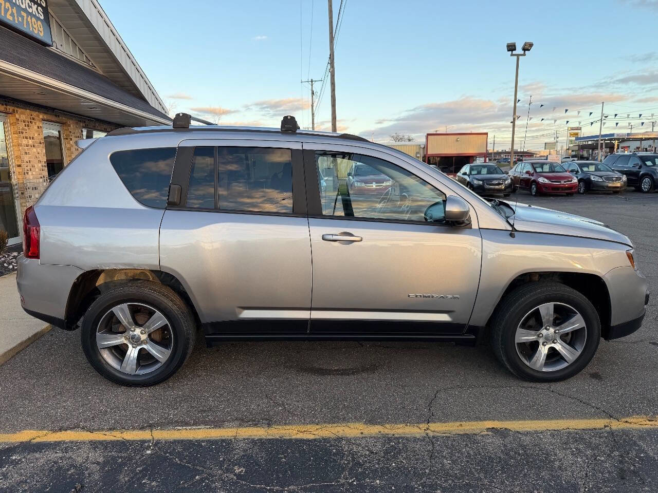 Used 2017 Jeep Compass High Altitude FWD image 2