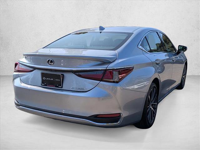 Certified 2025 Lexus ES 300h w/ Premium Package image 5