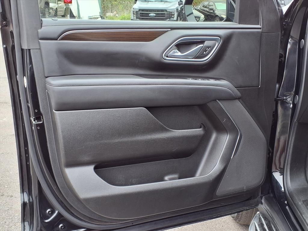 Used 2024 GMC Yukon XL SLE image 27