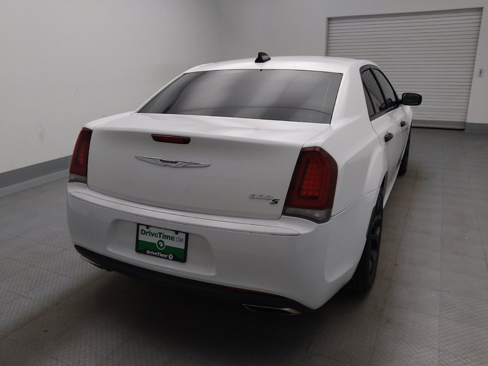 Used 2019 Chrysler 300 S RWD image 7