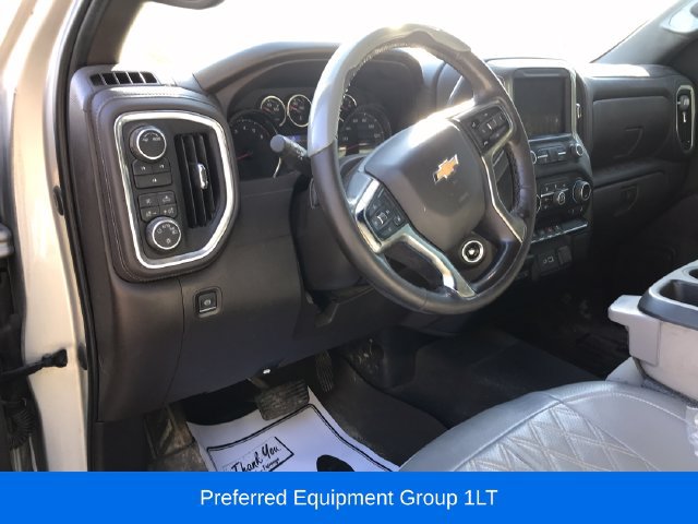 Used 2022 Chevrolet Silverado 2500 LT w/ Convenience Package AWD/4WD image 3