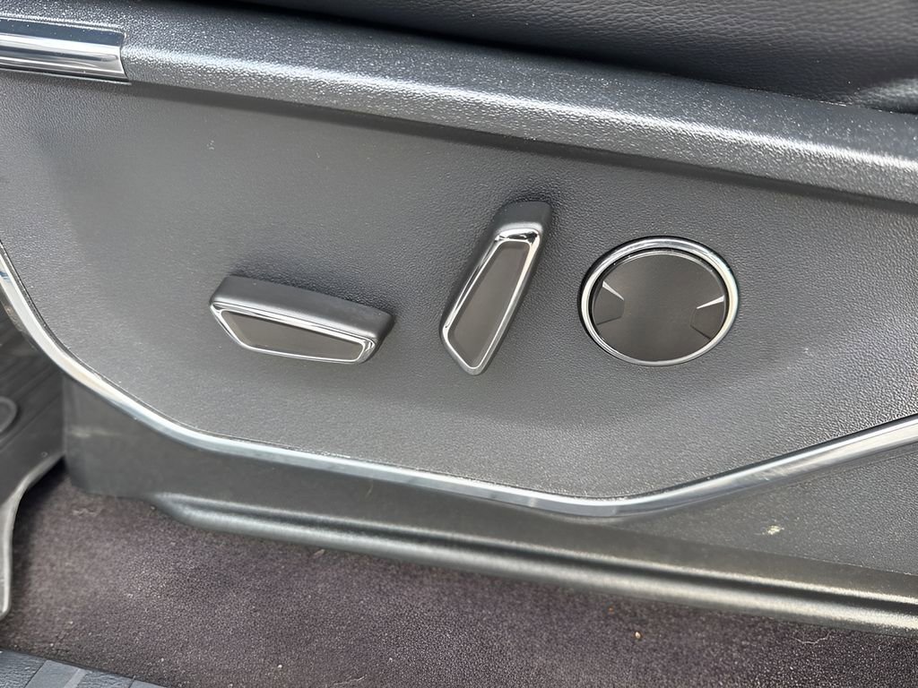 Used 2022 Ford F150 Lightning Lariat w/ Equipment Group 511A High image 10