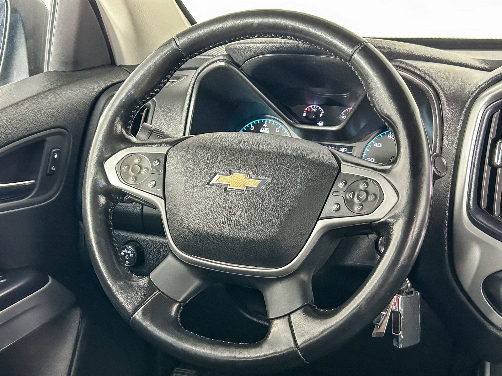 Used 2021 Chevrolet Colorado LT w/ Luxury Package image 16