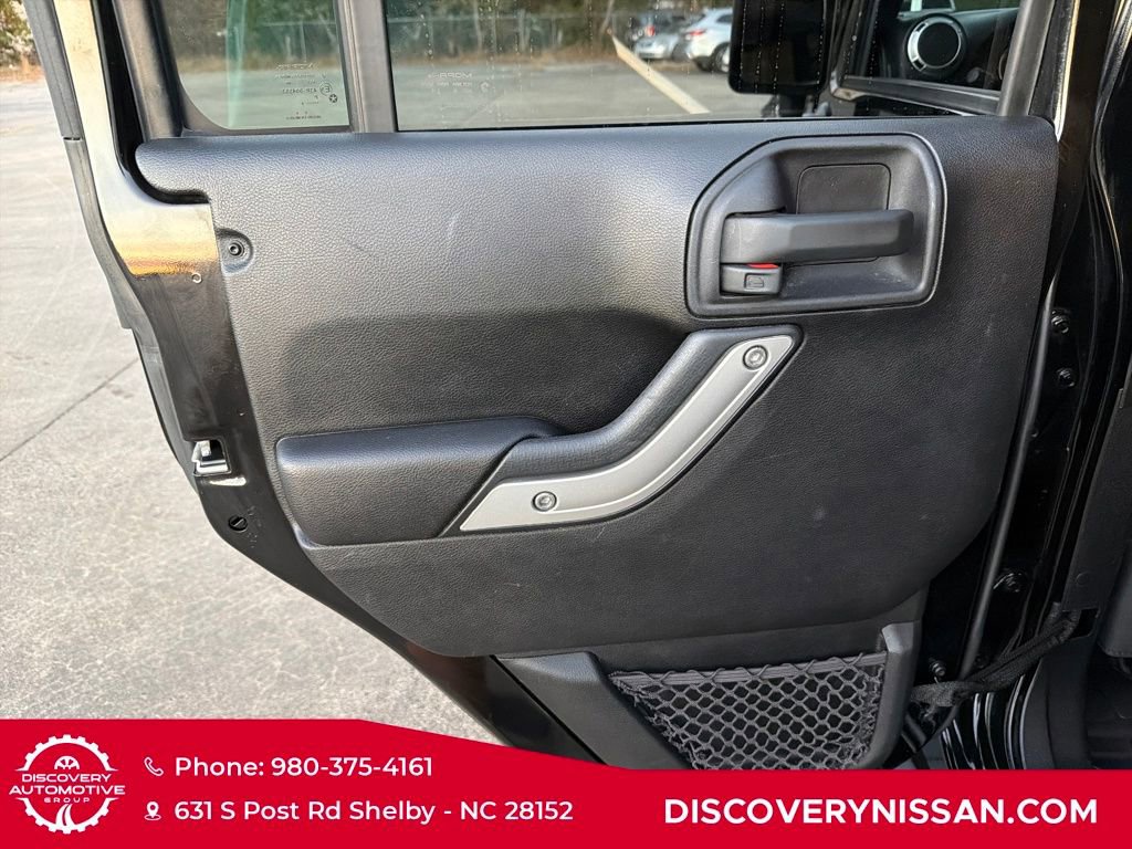 Used 2016 Jeep Wrangler Unlimited Sahara image 23