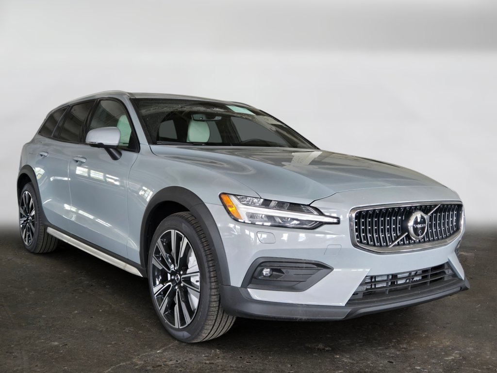 New 2026 Volvo V60 B5 Cross Country Ultra w/ Climate Package AWD/4WD image 7