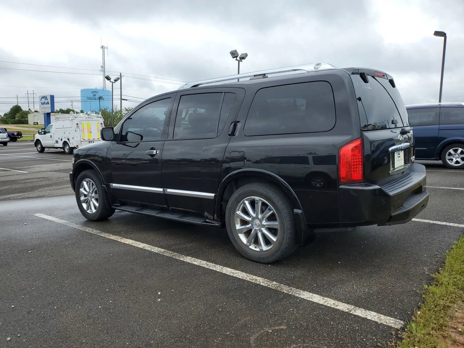 Used 2009 INFINITI QX56 2WD image 3