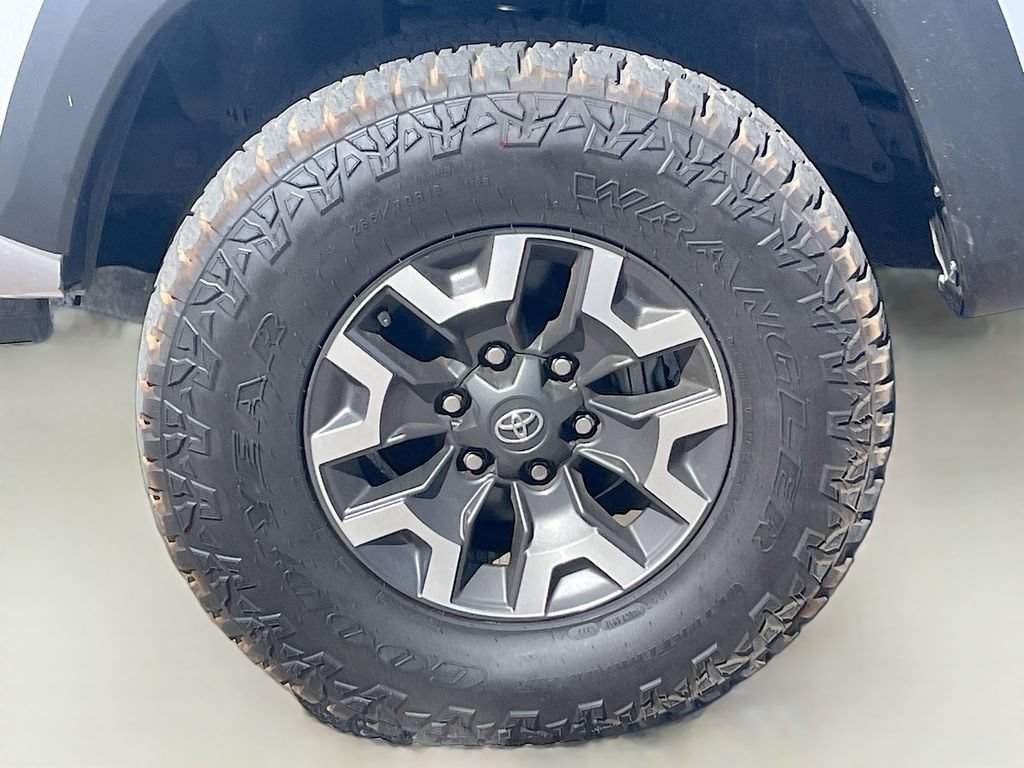 Used 2021 Toyota Tacoma TRD Off-Road w/ Technology Package AWD/4WD image 30