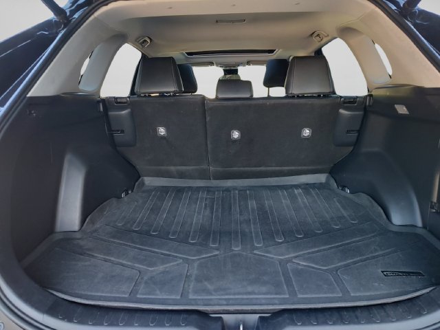Used 2019 Toyota RAV4 XLE Premium FWD image 31