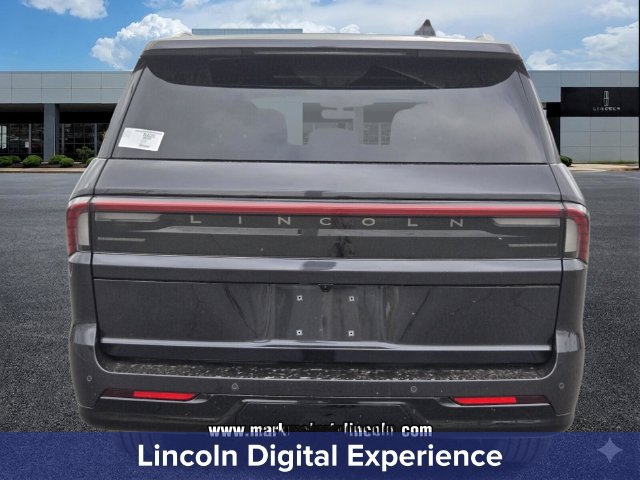 New 2026 Lincoln Navigator Reserve AWD/4WD image 13