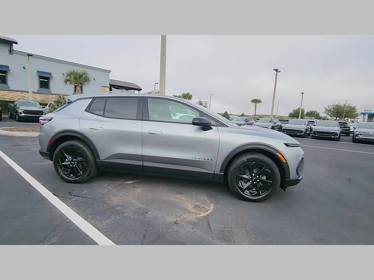 New 2026 Chevrolet Equinox EV LT image 20