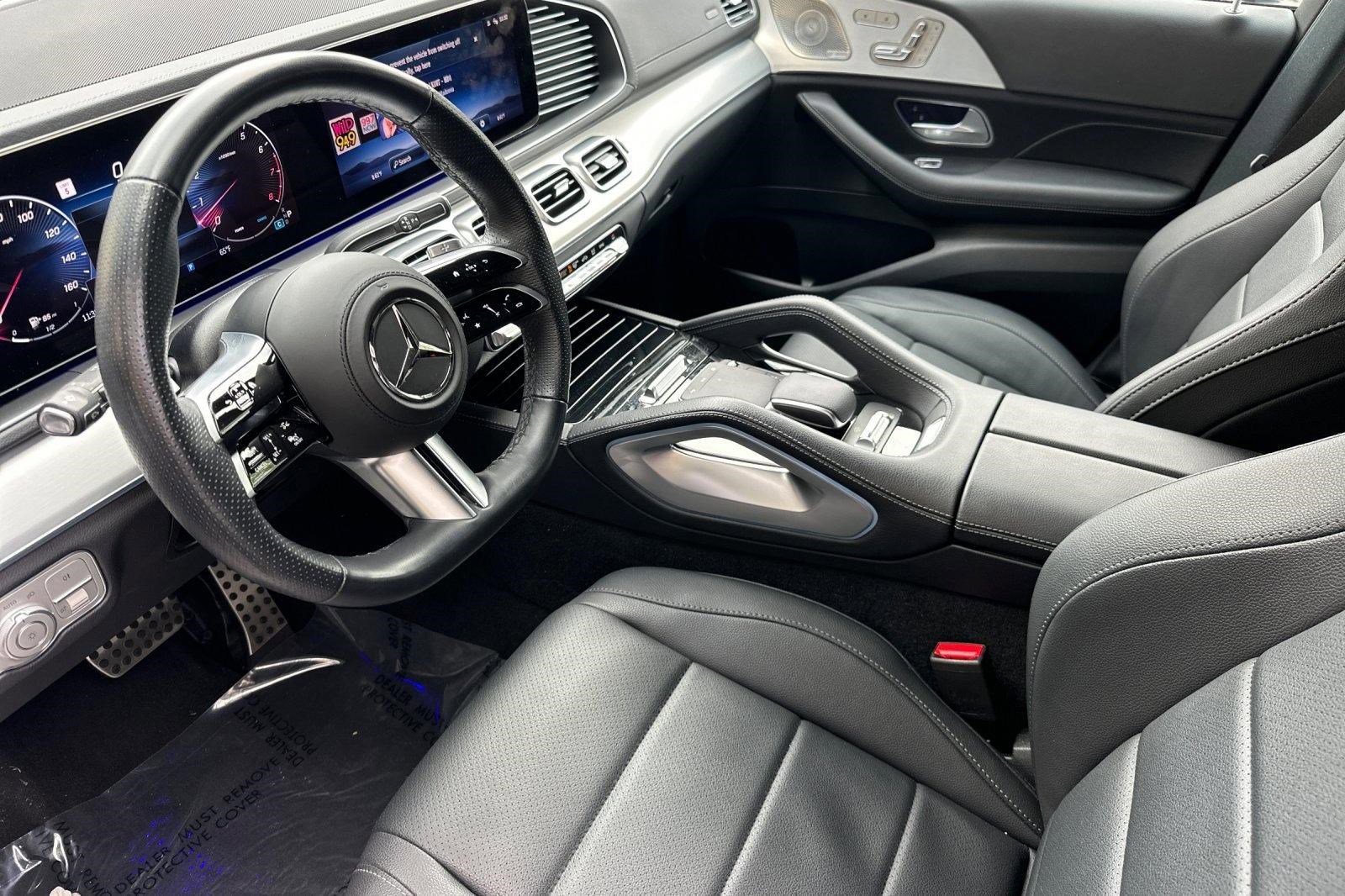 Used 2025 Mercedes-Benz GLS 450 4MATIC image 4