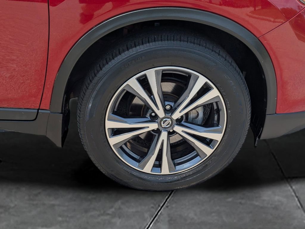 Used 2019 Nissan Rogue SV w/ Premium Package FWD image 11