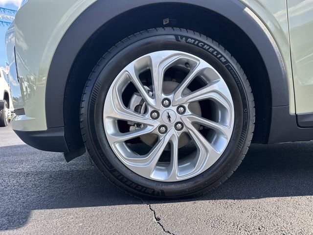 New 2027 Chevrolet Bolt LT w/ Comfort Package FWD image 11