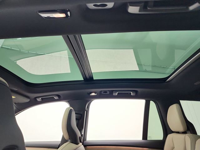 New 2026 Volvo XC90 B5 Plus w/ Protection Package image 22