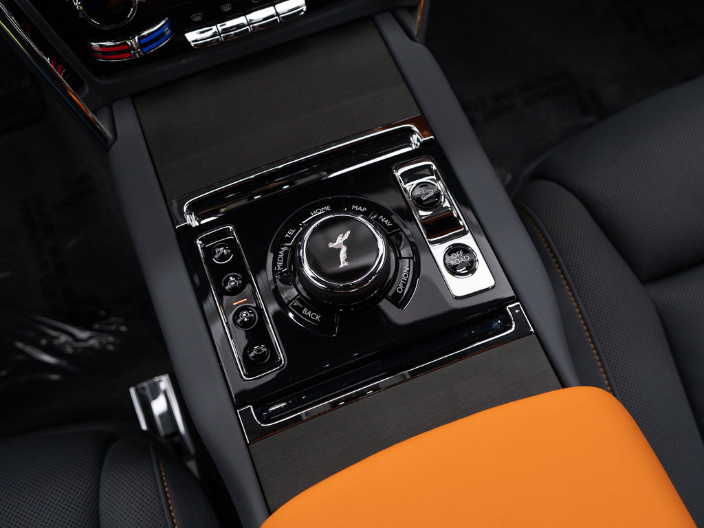 Certified 2026 Rolls-Royce Cullinan AWD/4WD image 37