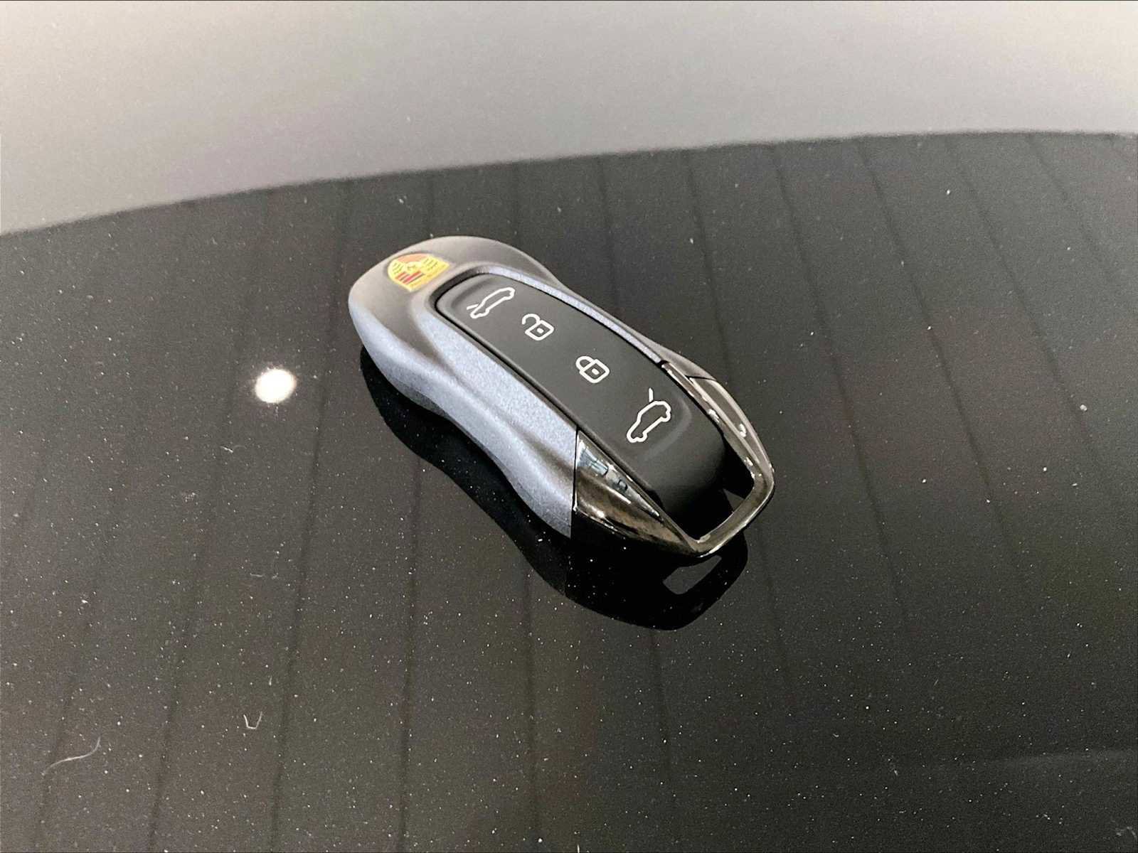 New 2026 Porsche Macan 4 Electric image 20