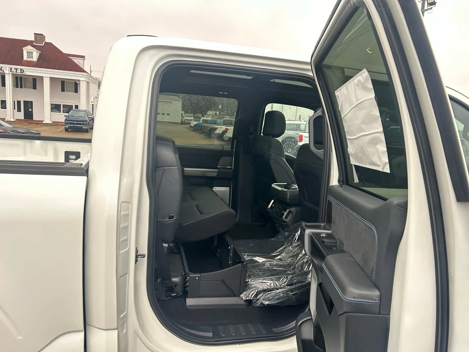 New 2025 Ford F150 Platinum w/ Equipment Group 702A High image 15