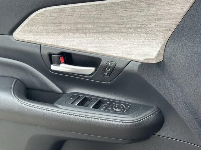 Used 2024 Toyota Grand Highlander Limited image 25