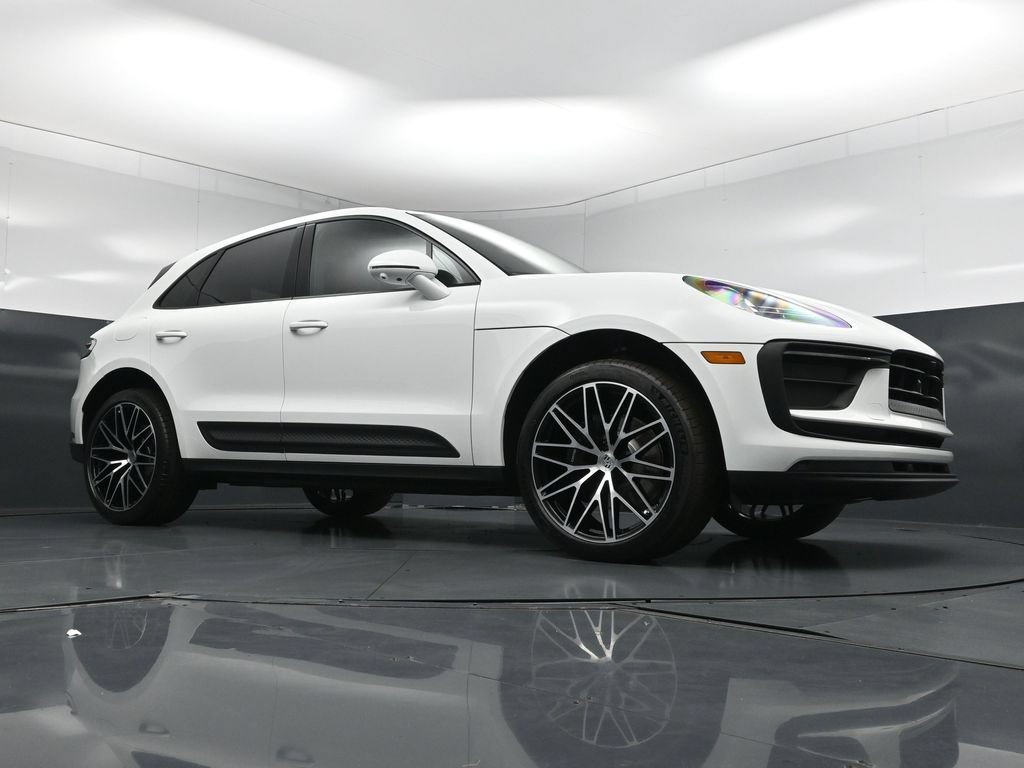New 2026 Porsche Macan AWD/4WD image 30