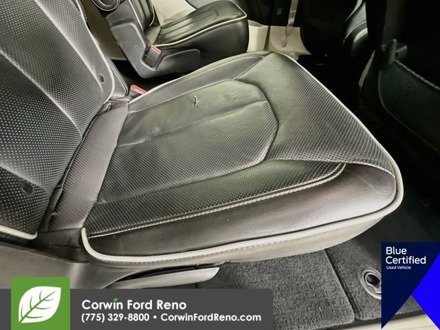 Used 2023 Chrysler Pacifica Limited FWD image 32