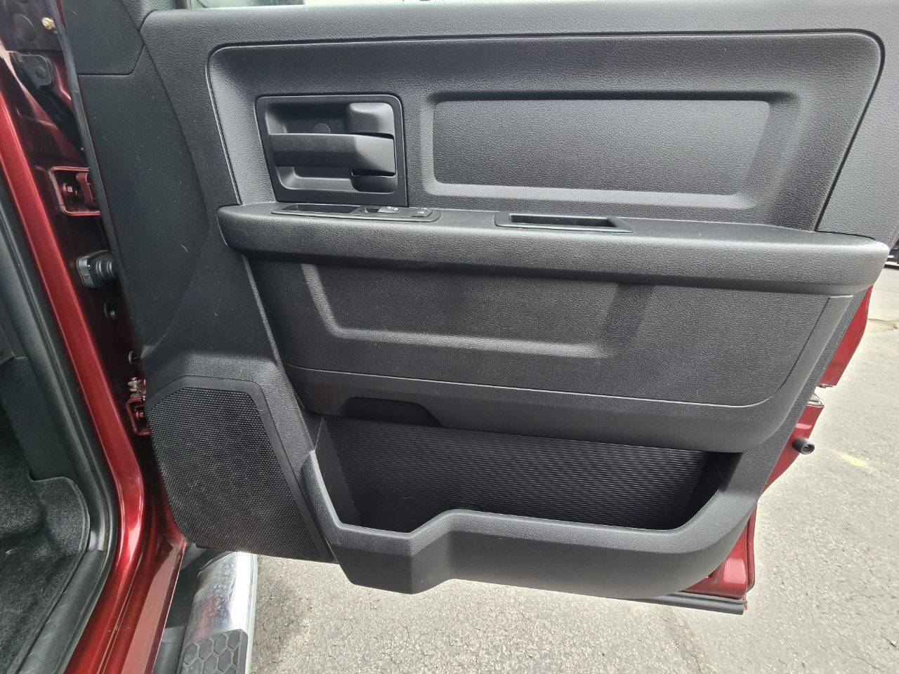 Used 2016 RAM 3500 Tradesman w/ Chrome Appearance Group image 21