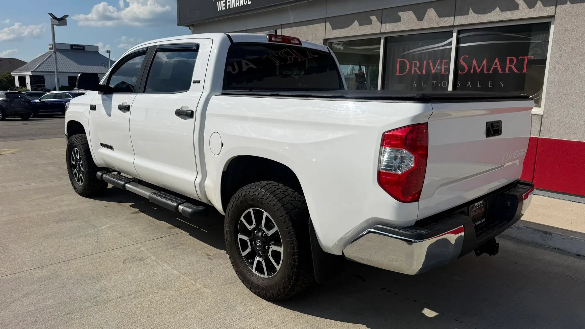Used 2020 Toyota Tundra SR5 w/ TRD Off-Road Package AWD/4WD image 4