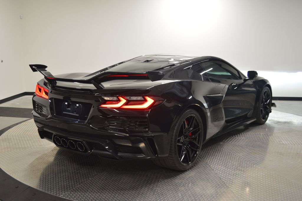 Used 2025 Chevrolet Corvette Z06 w/ Z07 Performance Package image 5