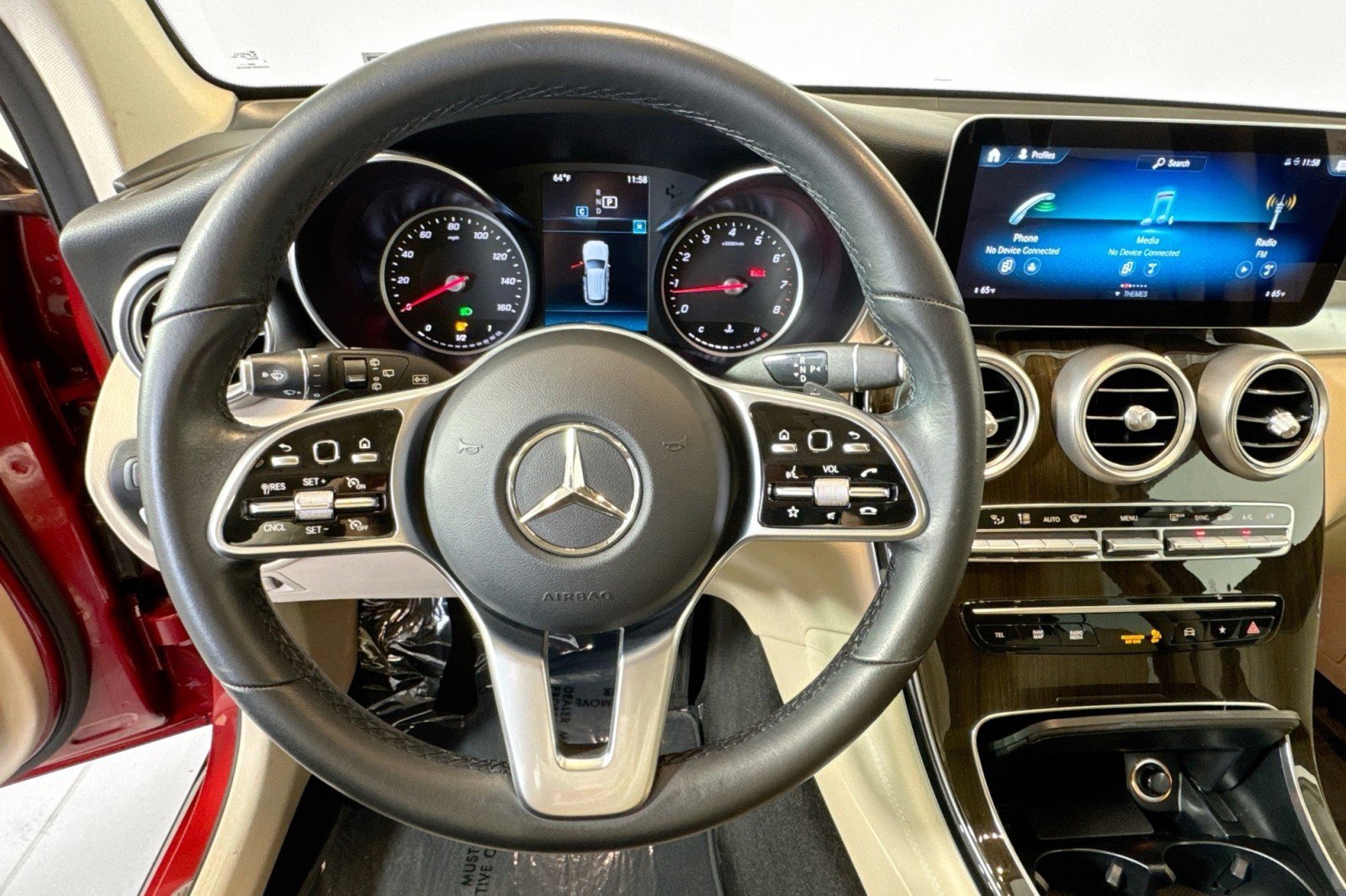 Used 2021 Mercedes-Benz GLC 300 4MATIC image 11