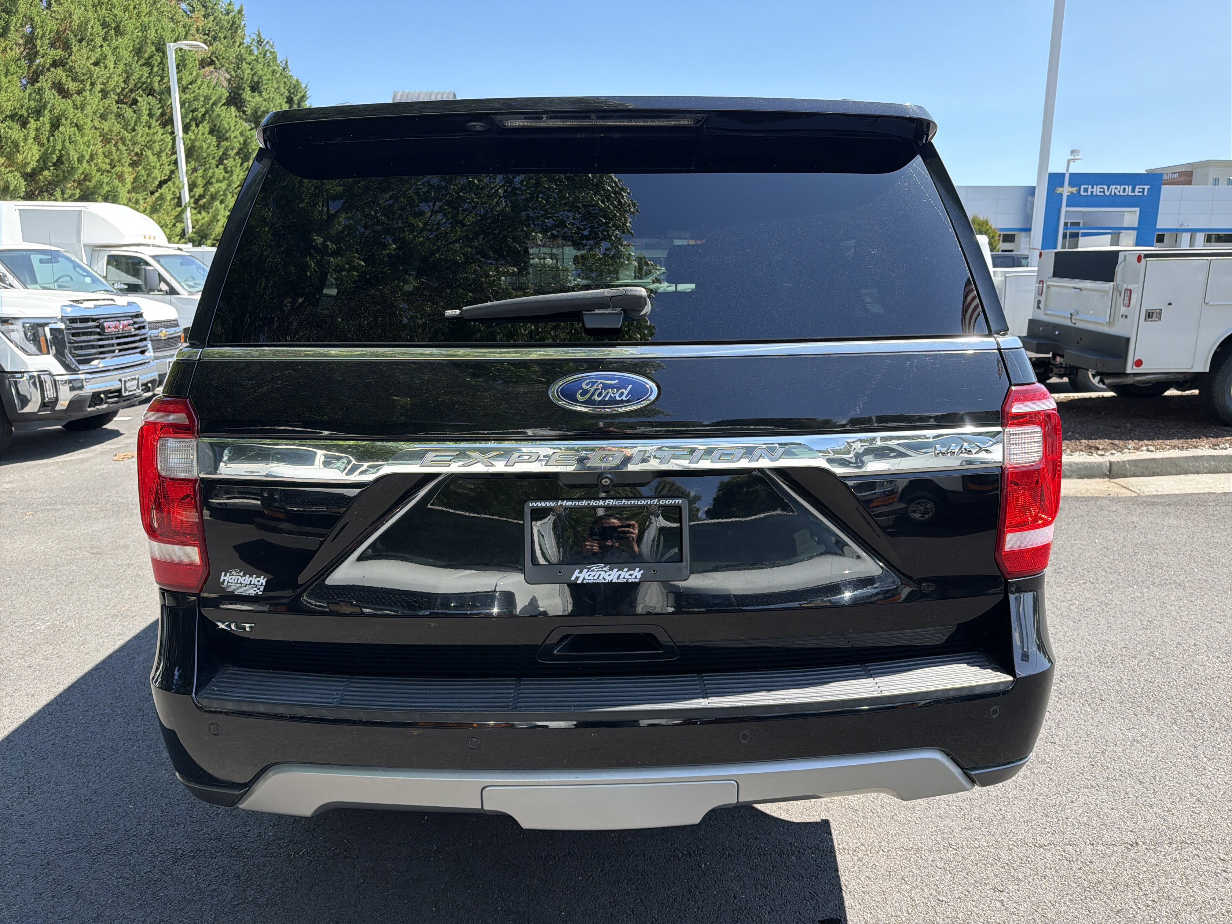 Used 2019 Ford Expedition Max XLT w/ Equipment Group 202A AWD/4WD image 9