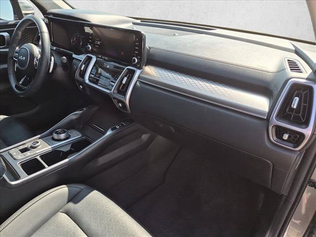 Used 2024 Kia Sorento EX AWD/4WD image 15