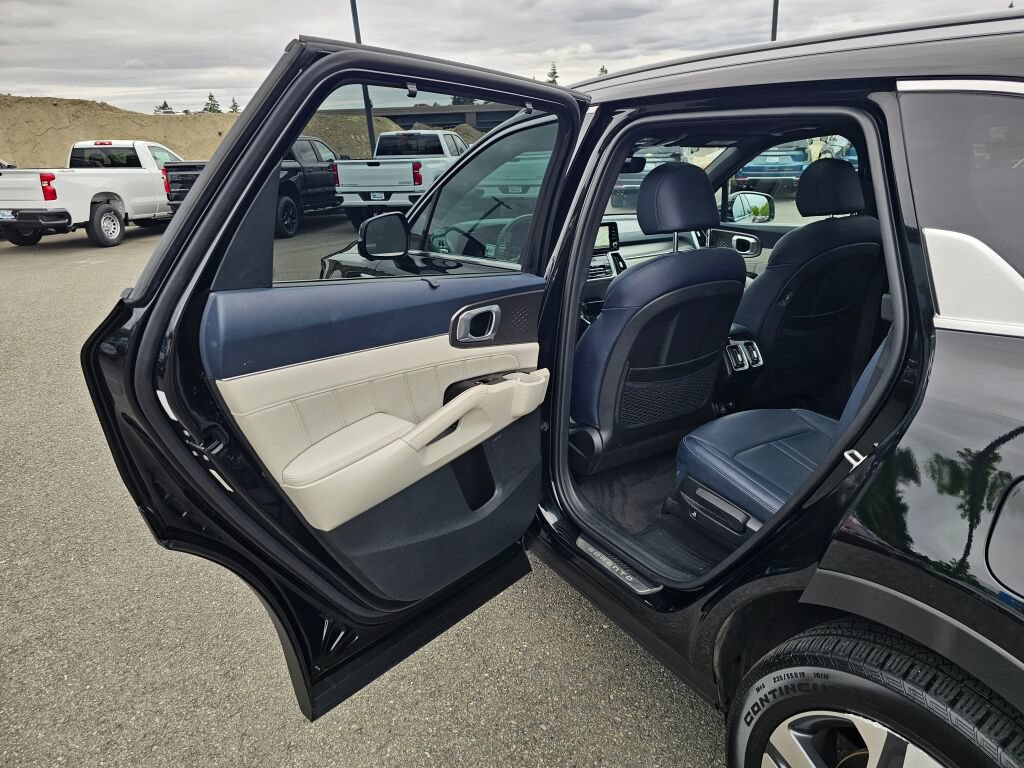 Certified 2023 Kia Sorento SX Prestige AWD/4WD image 23