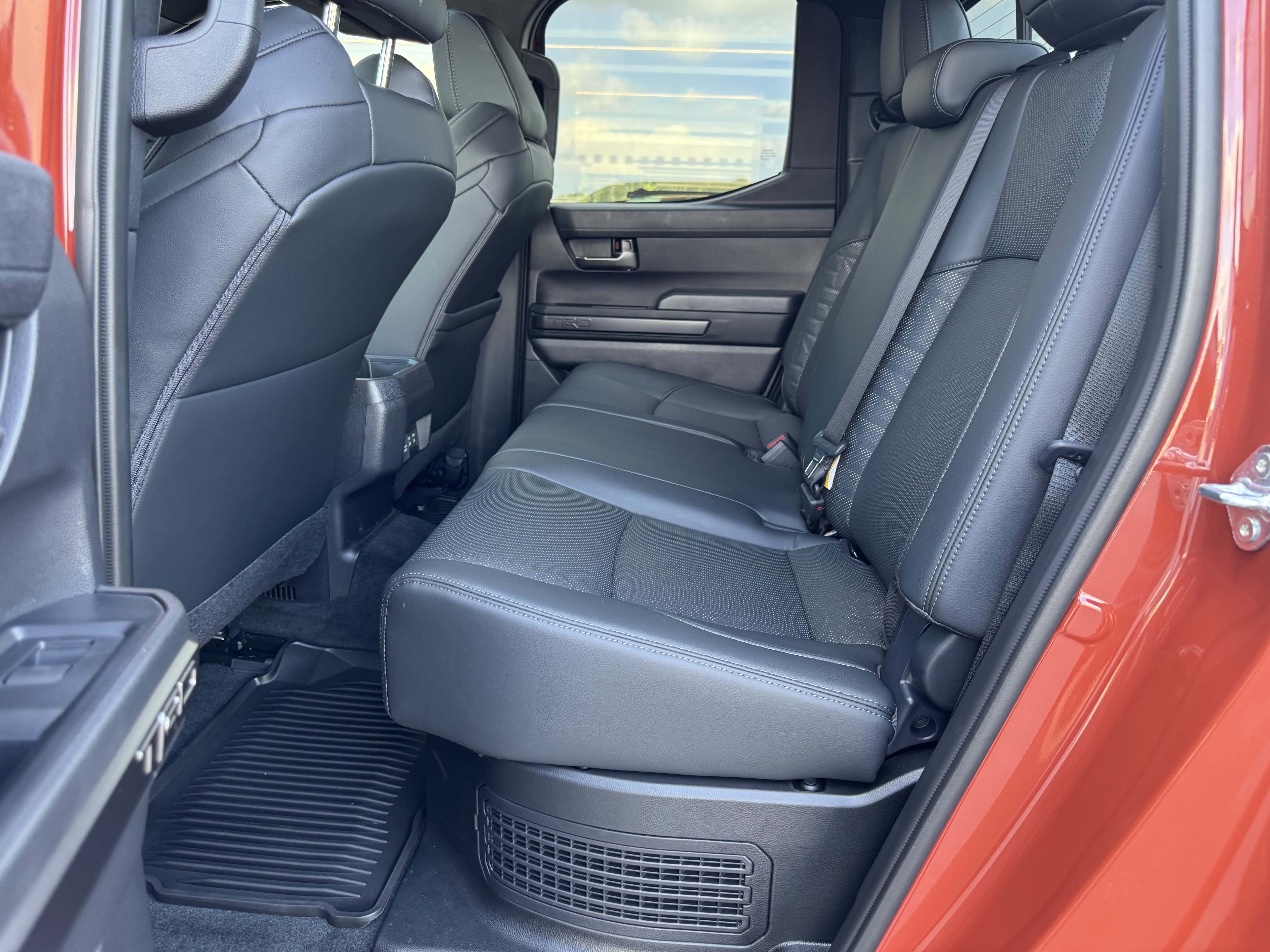 Used 2025 Toyota Tacoma TRD Sport w/ TRD Sport Premium Package AWD/4WD image 5