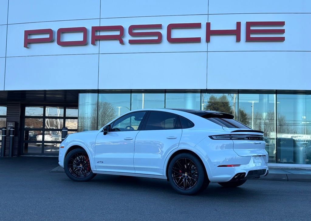 New 2026 Porsche Cayenne GTS image 3
