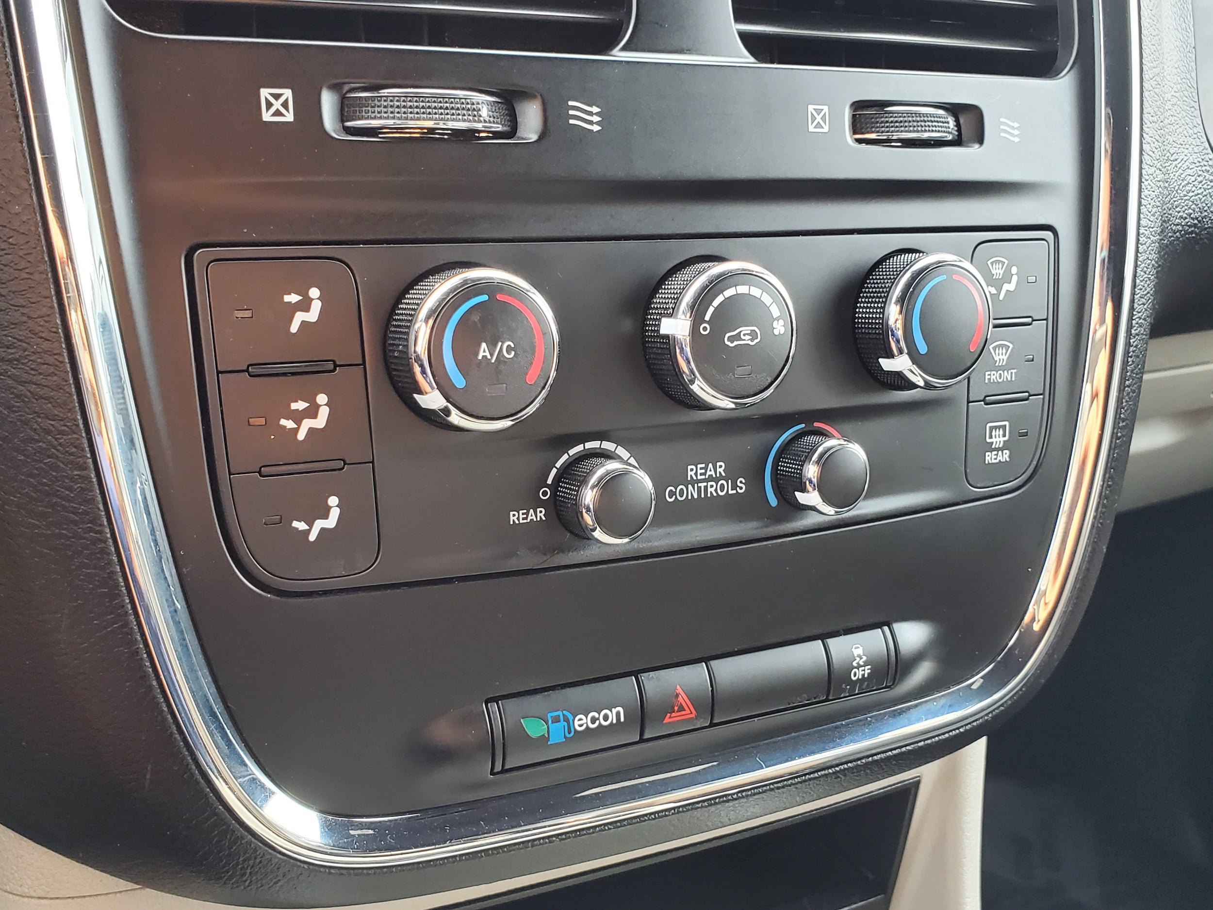 Used 2019 Dodge Grand Caravan SXT FWD image 21