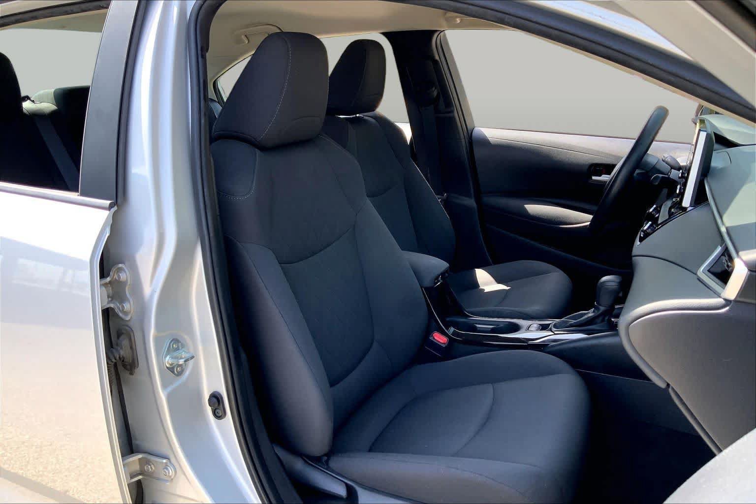 Used 2021 Toyota Corolla LE FWD image 9