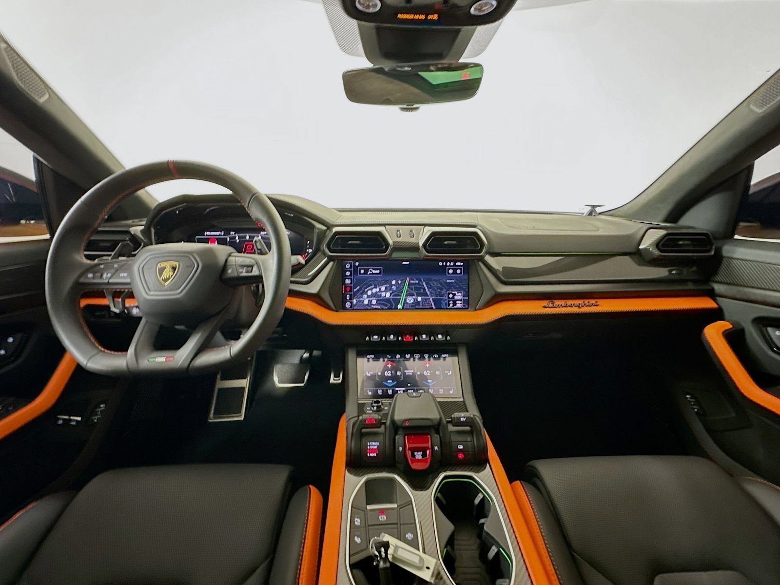 Used 2025 Lamborghini Urus SE AWD/4WD image 15