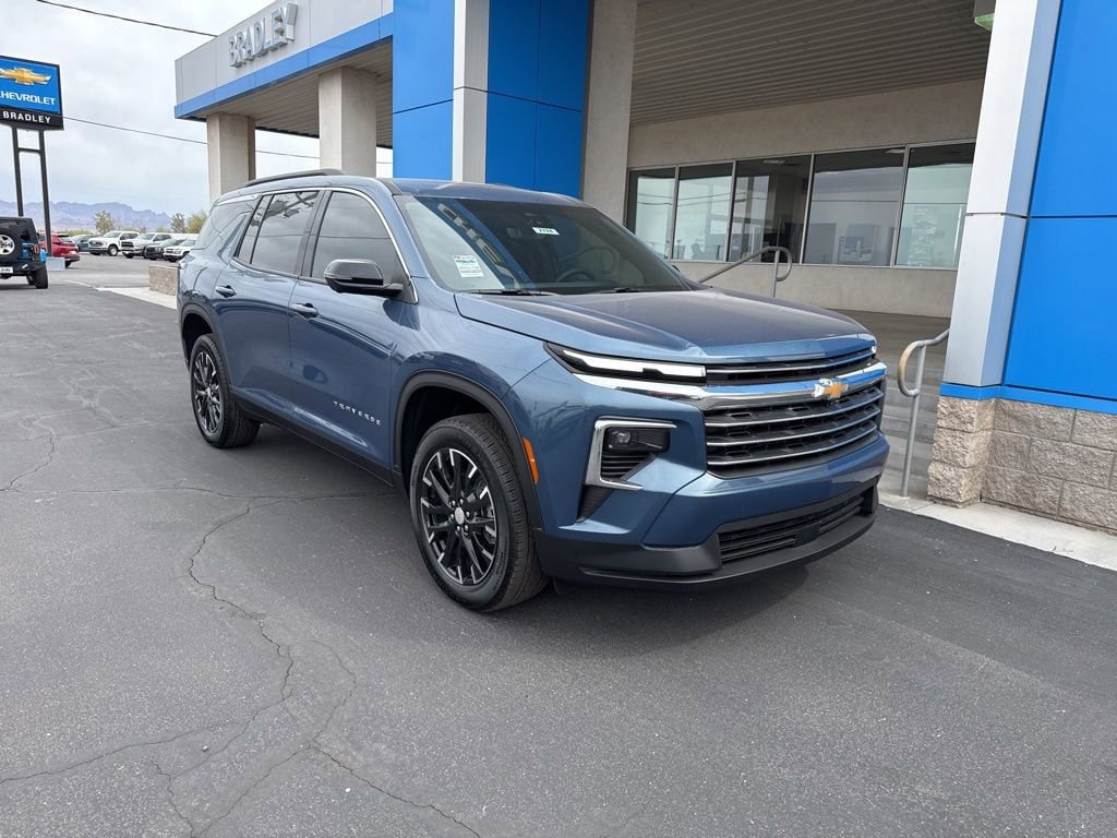 New 2026 Chevrolet Traverse LT w/ Sun and Wheel Package FWD image 1