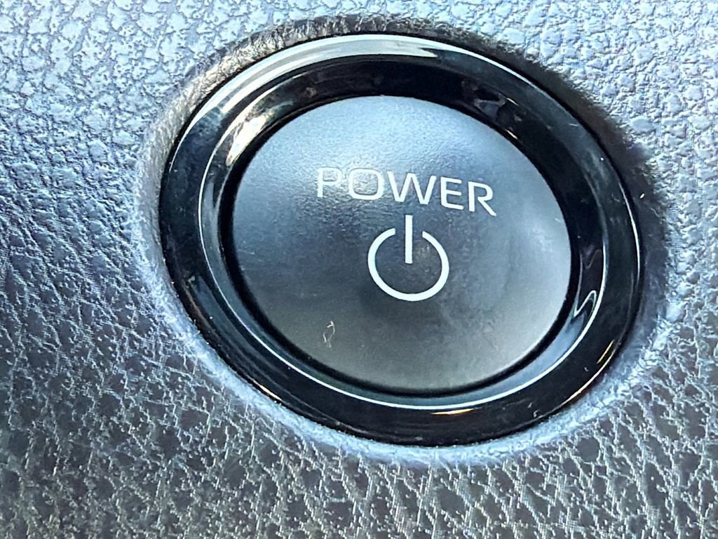 Used 2025 Toyota Camry SE FWD image 34