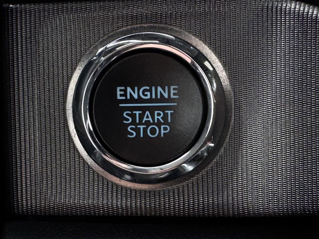 Used 2024 Ford F250 Platinum image 23