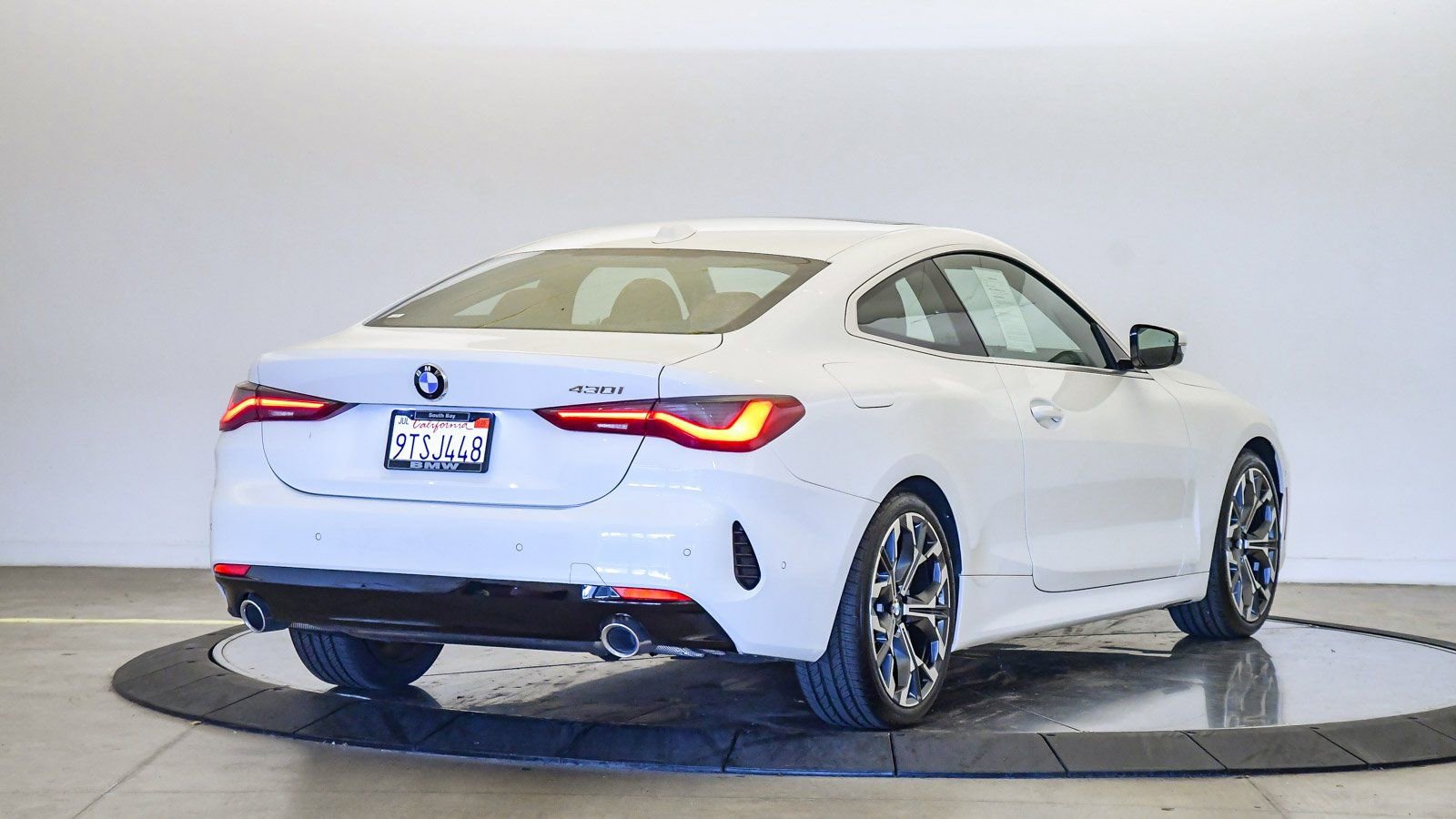 Used 2026 BMW 430i Coupe w/ Parking Assistance Package image 5