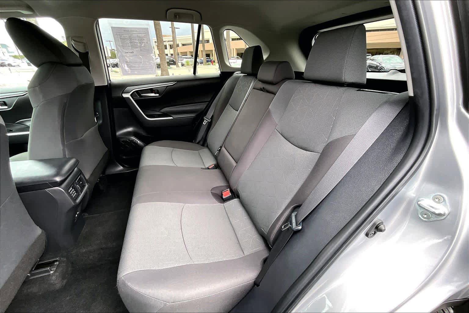 Used 2024 Toyota RAV4 XLE AWD/4WD image 18