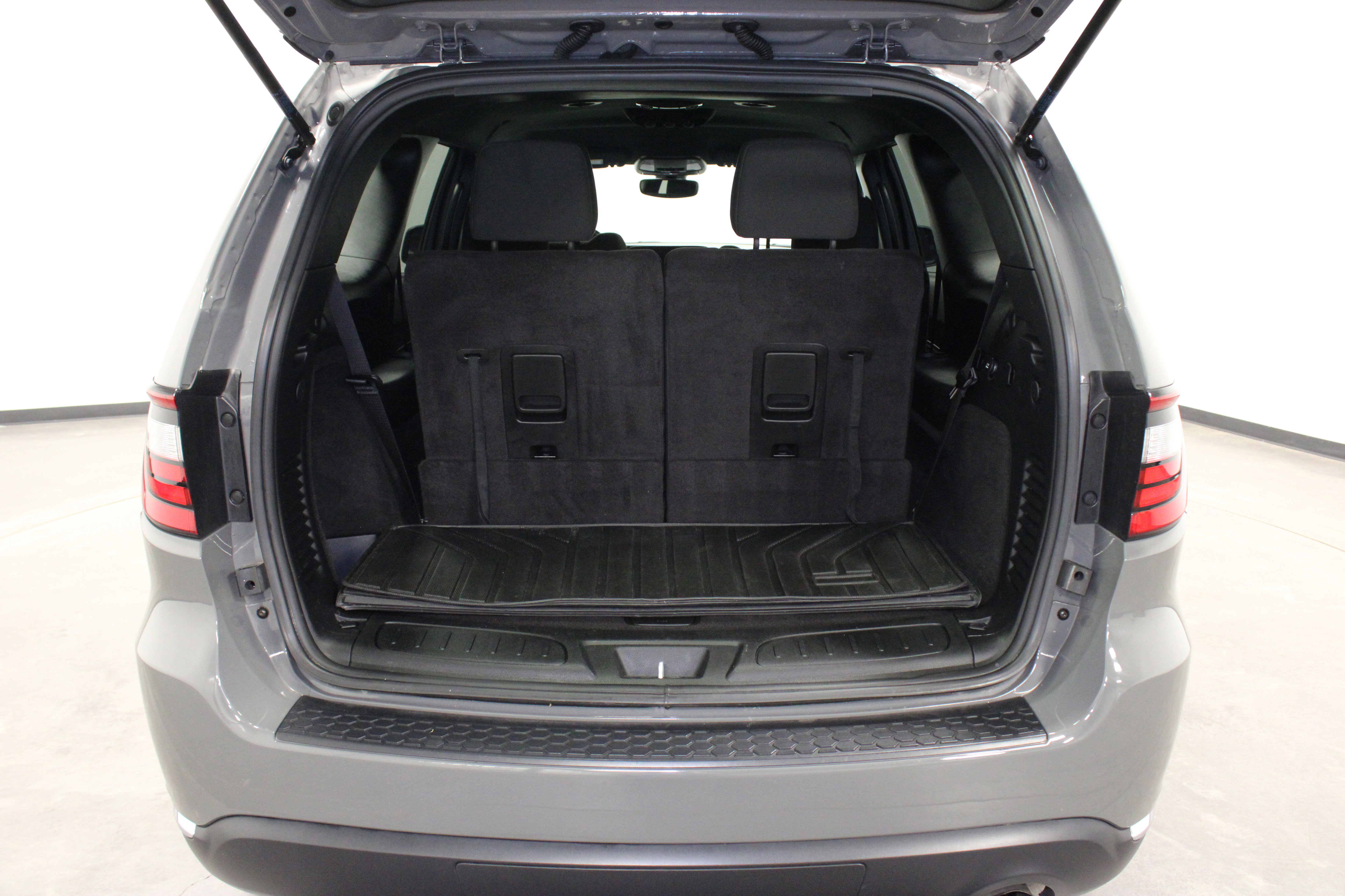 Used 2024 Dodge Durango SXT w/ 3rd Row Seating Group RWD image 14