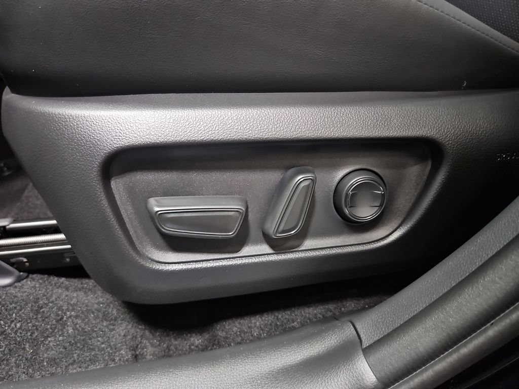 New 2026 Toyota RAV4 XSE AWD/4WD image 31